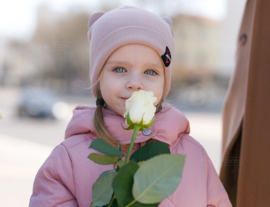 Offrir des fleurs aux femmes