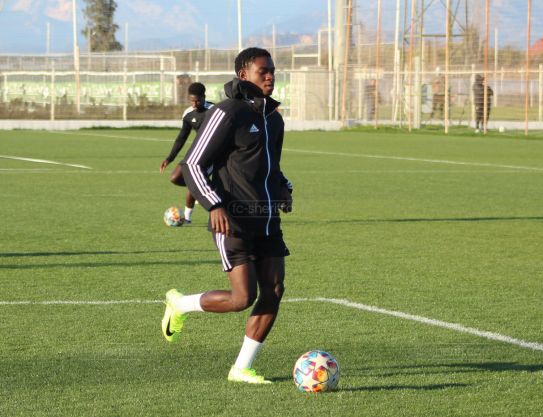 Eliajah Odede: "Prometo hacer todo lo posible para ayudar al club"