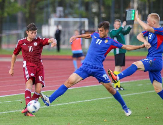 Евгений Ребенжа в игре за сборную