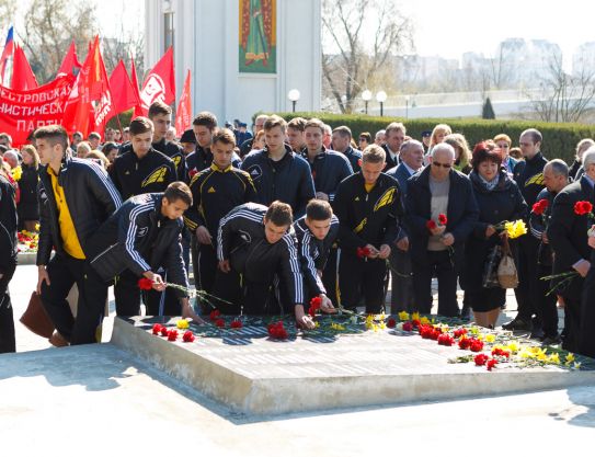 FC Sheriff-2 players and coaching staff visited War Memorial