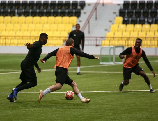 Preparándose para el primer partido de prueba