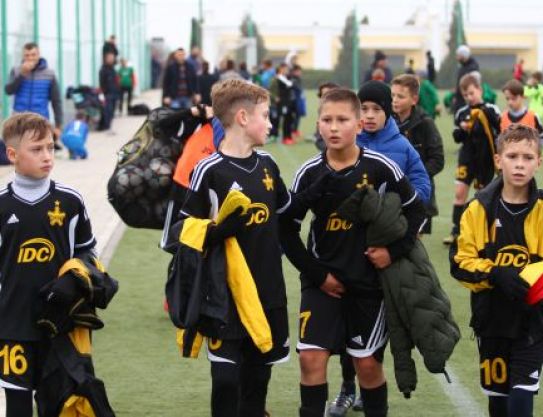 Aprendiendo a jugar al fútbol