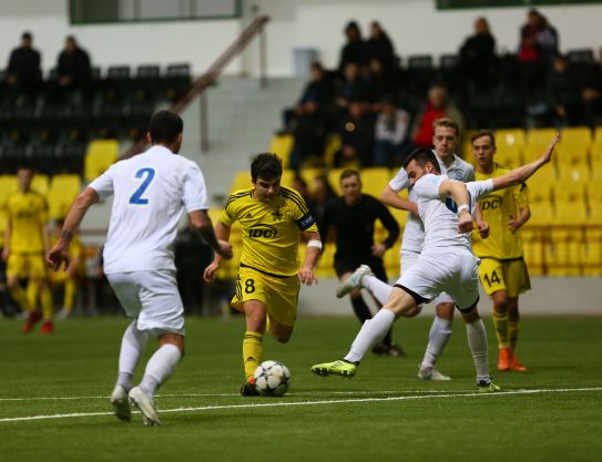 Équipe réserve contre Dinamo-Auto